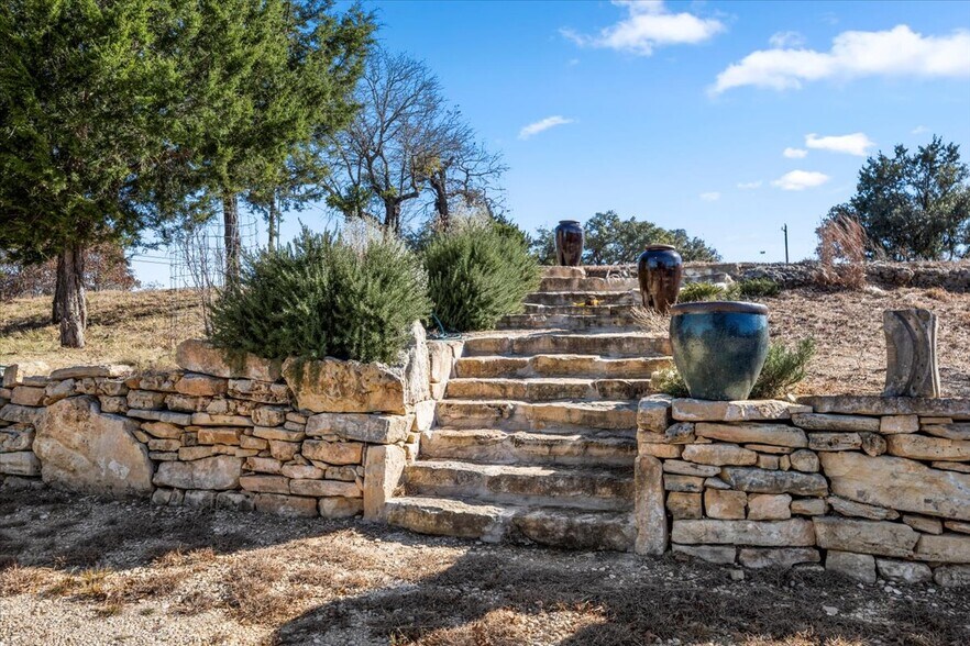 More Photos Of 272 Rocky Road, Johnson City Specialty For Sale
