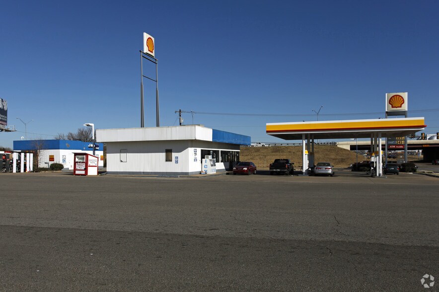 More Photos Of 601 NW 5th St, Moore General Retail For Sale