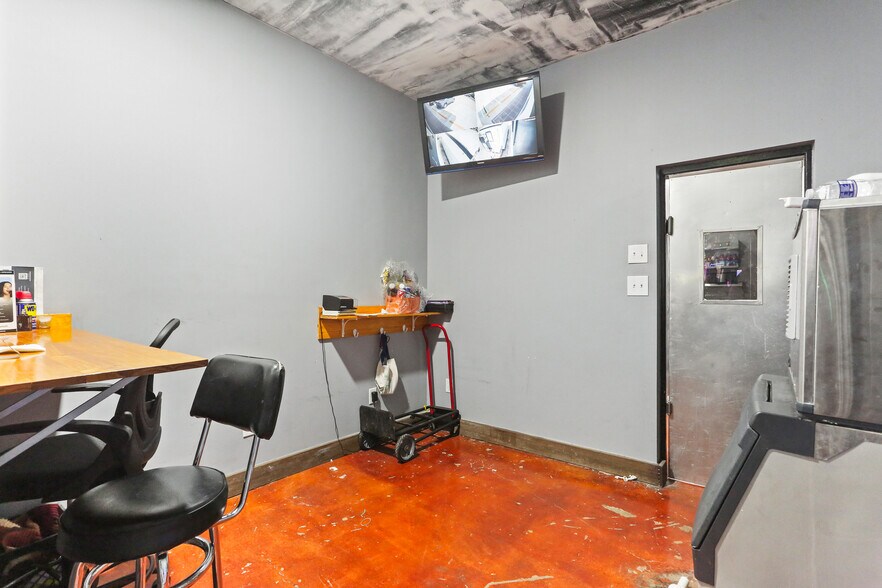 More Photos Of 734 Cantrell Dr, San Antonio Restaurant For Sale