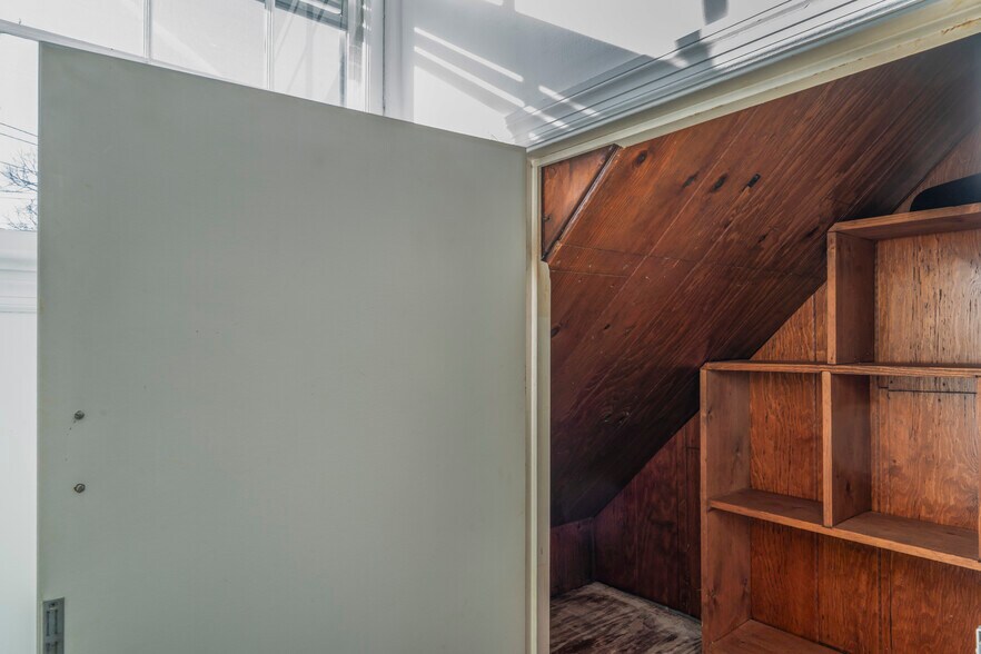 More Photos Of 801-809 Franklin St, Alexandria Loft Creative Space For Lease