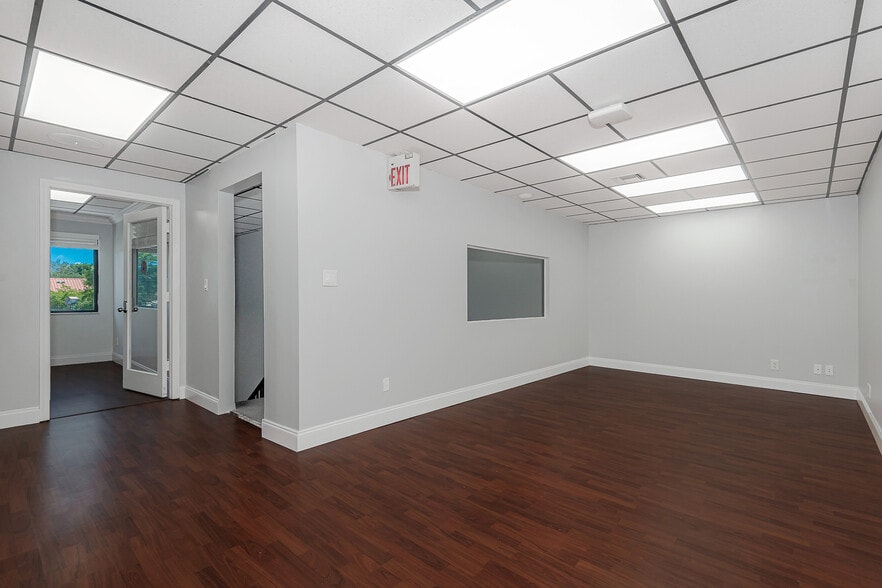 More Photos Of 3650 Coral Ridge Dr, Coral Springs Light Manufacturing For Sale