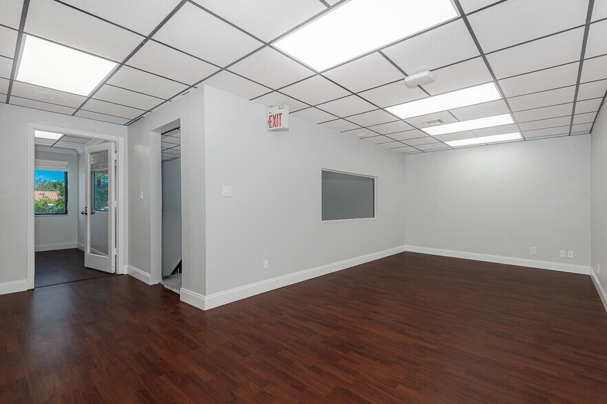 More Photos Of 3650 Coral Ridge Dr, Coral Springs Light Manufacturing For Sale