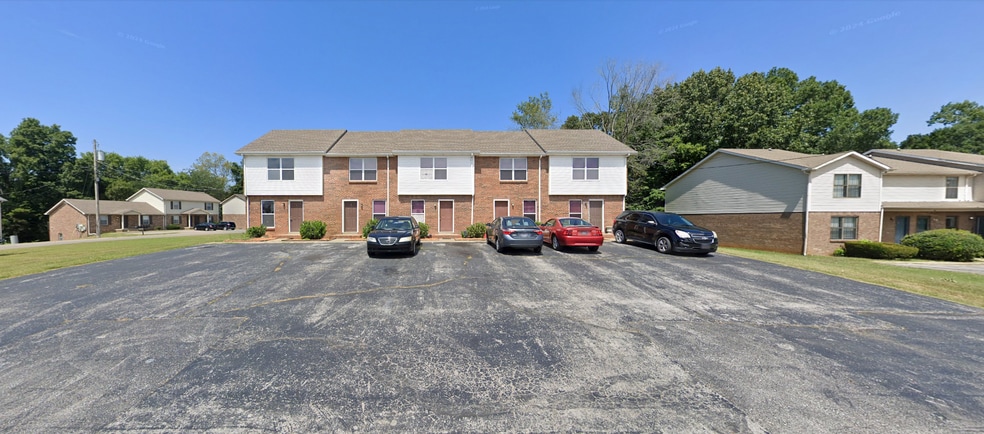 More Photos Of 1531 E Knollwood Cir, Clarksville Apartments For Sale