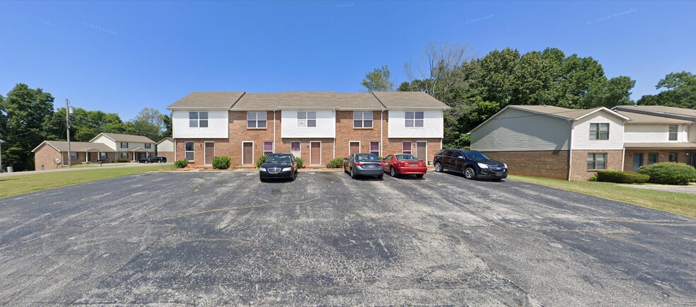 More Photos Of 1531 E Knollwood Cir, Clarksville Apartments For Sale