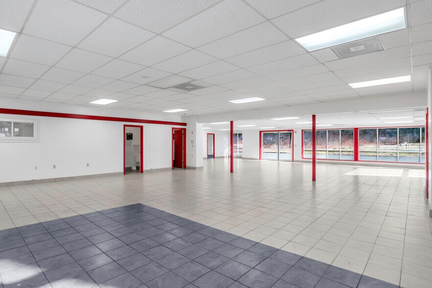 More Photos Of 253 Greenfield Rd, South Deerfield Auto Dealership For Sale