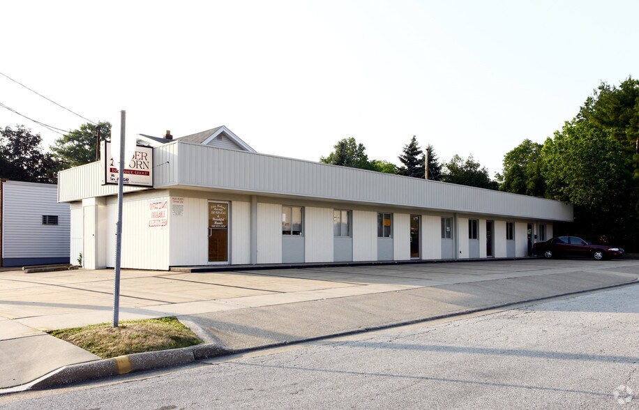 Primary Photo Of 2034 Schiller Ave, Cuyahoga Falls Medical For Lease