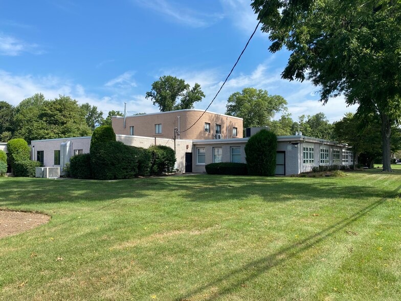 More Photos Of 216 Congers Rd, New City Office For Sale