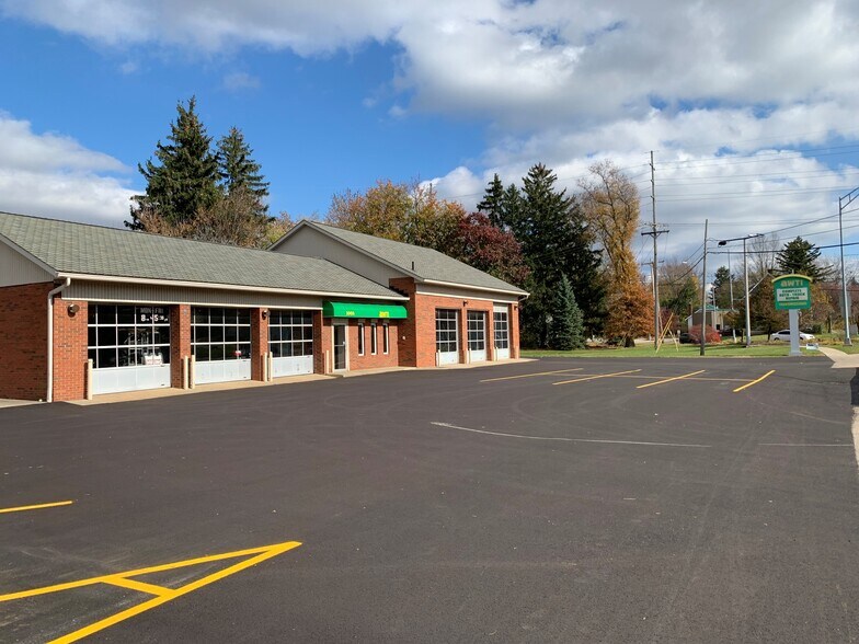 More Photos Of 1005 W Main St, Kent Auto Repair For Sale
