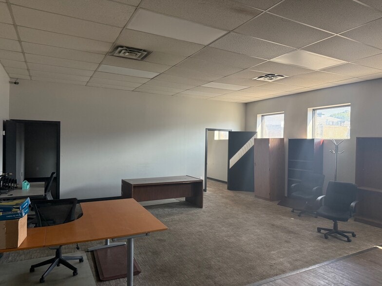 More Photos Of 1001 3rd Ave, Coraopolis Service For Lease