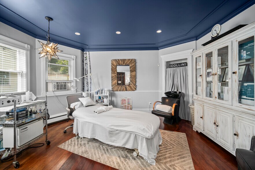 More Photos Of 65 Willard St, Quincy Freestanding For Sale