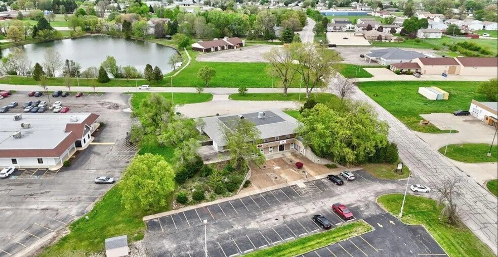 More Photos Of 3111 Normandy Dr, Springfield Office For Sale