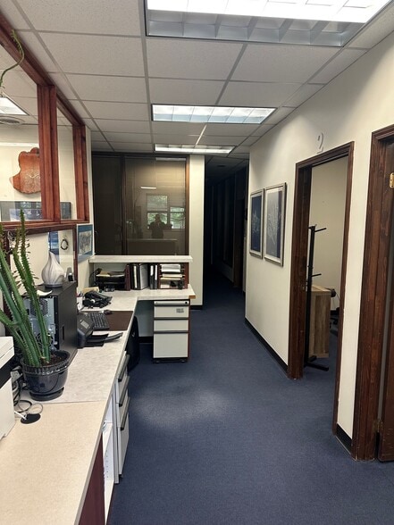 More Photos Of 4446 Main St, Snyder Unknown For Lease