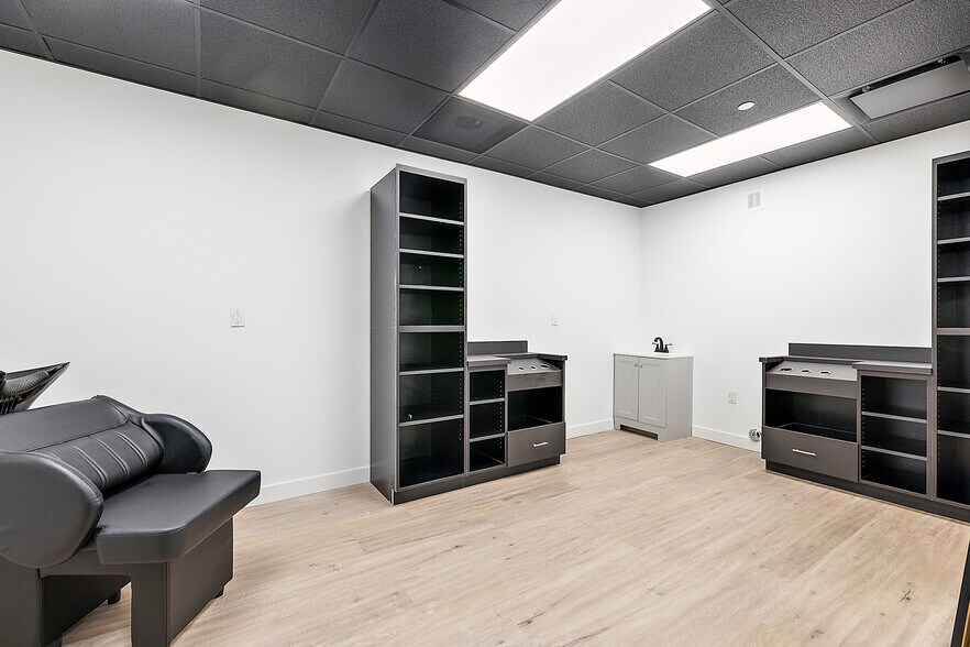 More Photos Of 801-803 W Big Beaver Rd, Troy Office For Lease
