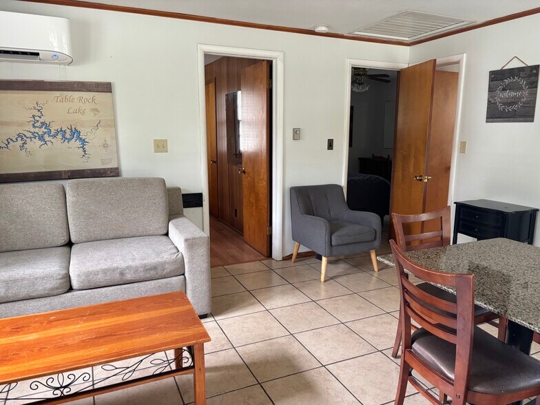 More Photos Of 1575 Tablerock Cir, Branson Hotel For Sale
