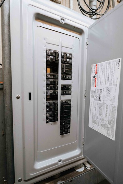 More Photos Of 2565 16th Ave, Columbus Light Manufacturing For Sale