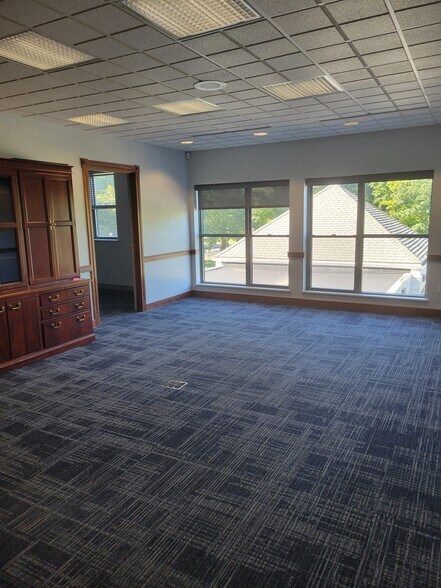 More Photos Of 333 Church St, Naugatuck Office For Sale