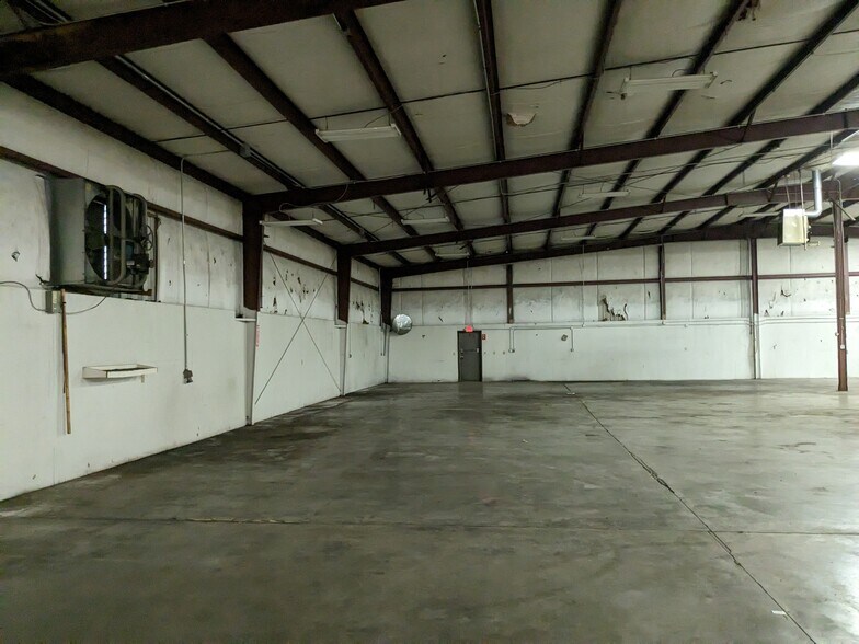 More Photos Of 5025 Old York Rd, Rock Hill Distribution For Lease