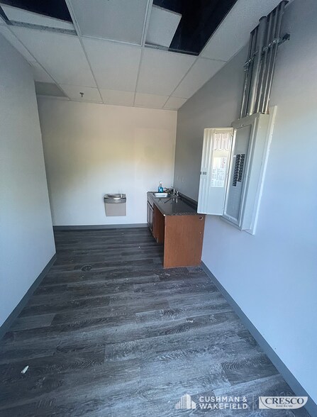 More Photos Of 7301-7331 Broadview Rd, Independence Unknown For Lease