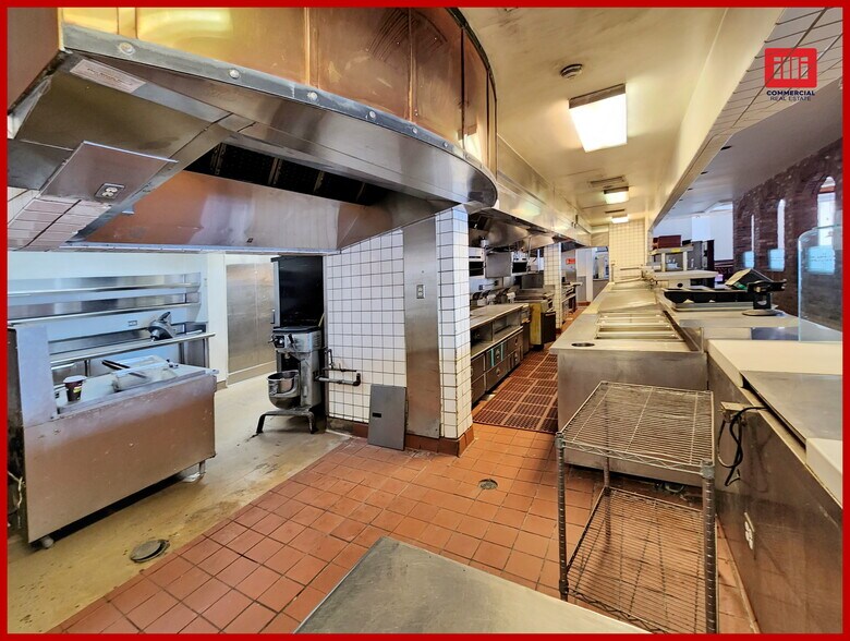 More Photos Of 4419 Van Nuys Blvd, Sherman Oaks Office For Sale