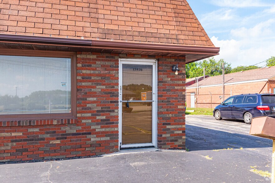 More Photos Of 15936 S Lincoln Hwy, Plainfield Storefront For Lease