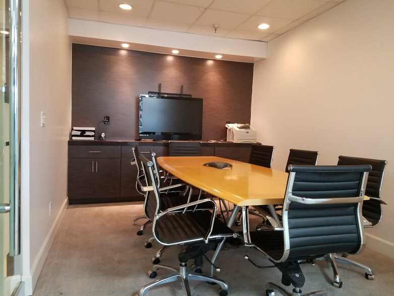 More Photos Of 1100 Quail St, Newport Beach Medical For Sale