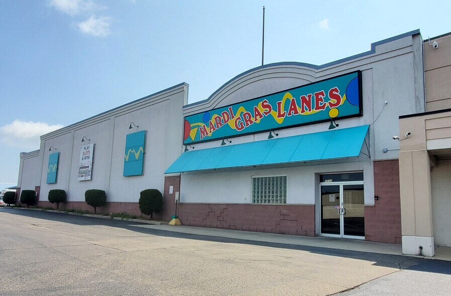 More Photos Of 1680-1730 Sycamore Rd, Dekalb Unknown For Lease