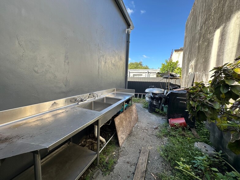 More Photos Of 2220 SW 60th Ter, Miramar Manufacturing For Sale