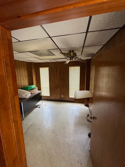 More Photos Of 2038 Saratoga Blvd, Corpus Christi Warehouse For Lease