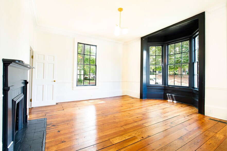 More Photos Of 125 S Milledge Ave, Athens Office Residential For Lease