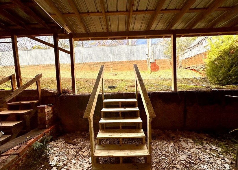 More Photos Of 114 W Commerce St, Greenville Storefront Retail Office For Sale