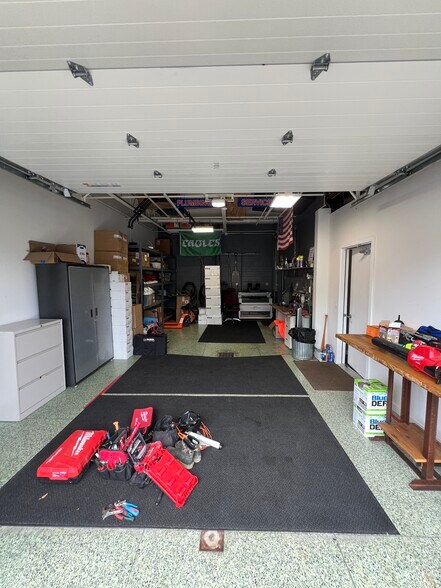 More Photos Of 1 Blackhorse Ln, Media Showroom For Sale