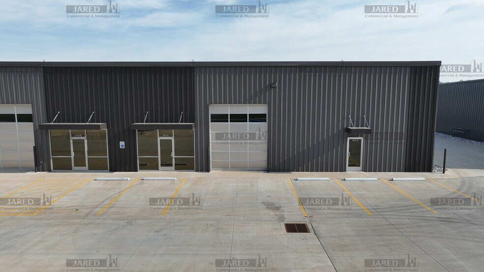 More Photos Of 967-975 W STATE HWY NN, Ozark Industrial For Sale