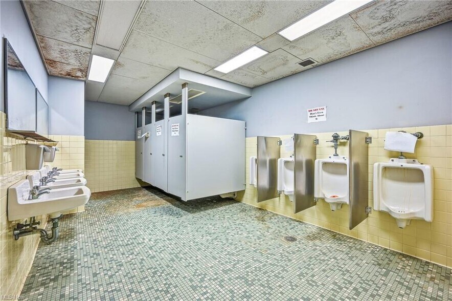 More Photos Of 1610 Hubbard Thomas Rd, Hubbard Office For Lease