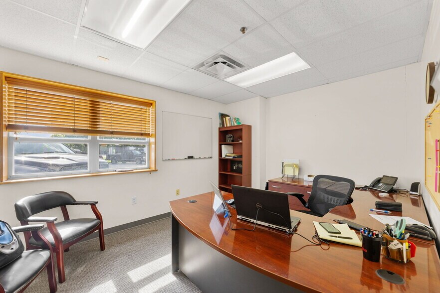 More Photos Of 900 W Miller Rd, Iola Manufacturing For Sale