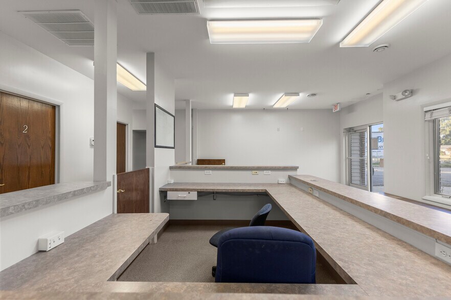 More Photos Of 435 Sumpter rd, Belleville Hospital For Sale