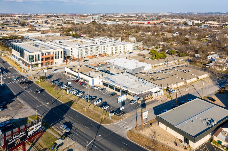 More Photos Of 5301-5307 Airport Blvd, Austin Unknown For Lease