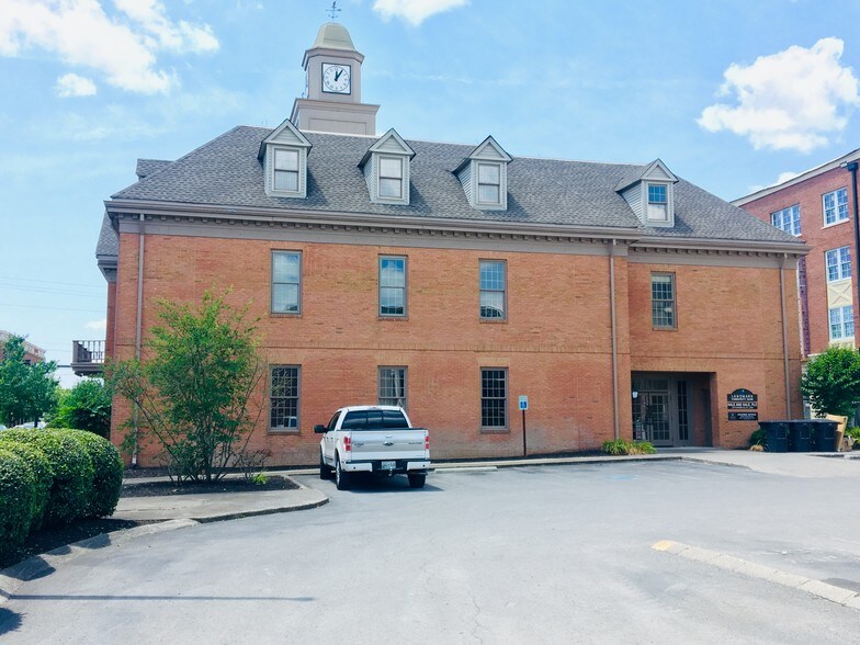 More Photos Of 198 E Main St, Franklin Medical For Lease