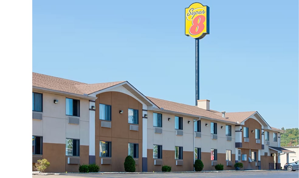 Primary Photo Of 102 Duke Dr, Ripley Hotel For Sale