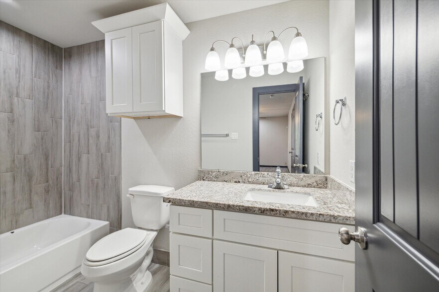 More Photos Of 4610 Denmark St, Houston Multifamily For Sale