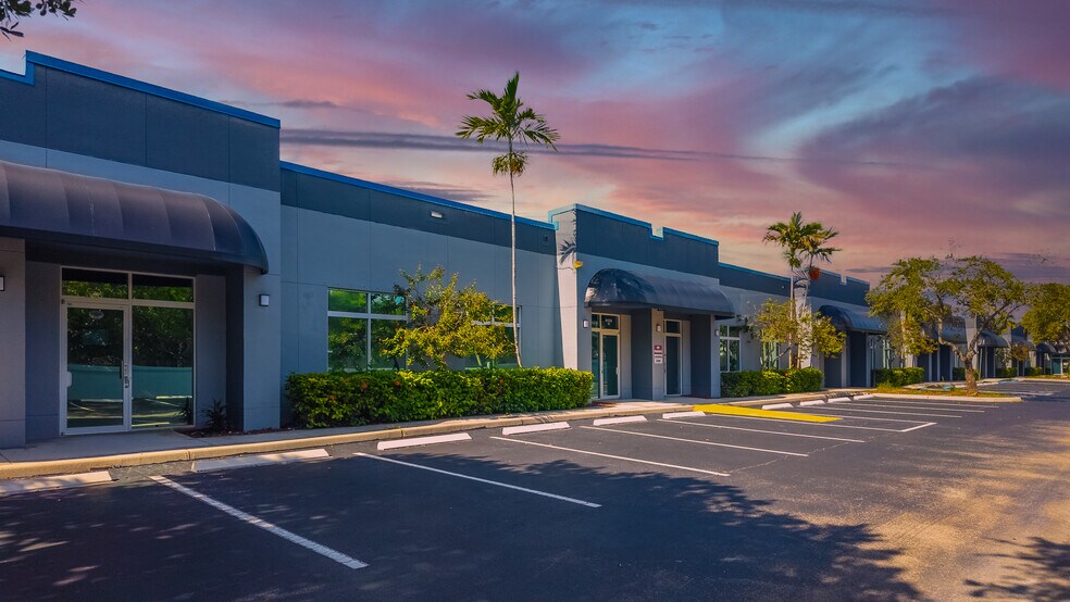 More Photos Of 5555 Anglers Ave, Fort Lauderdale Office For Lease