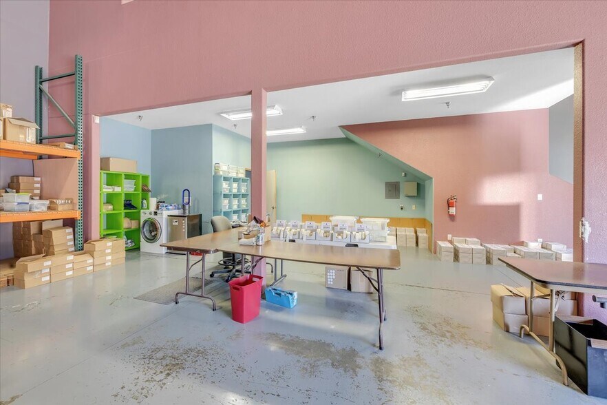 More Photos Of 18855 Microtronics, Sonora Industrial For Sale