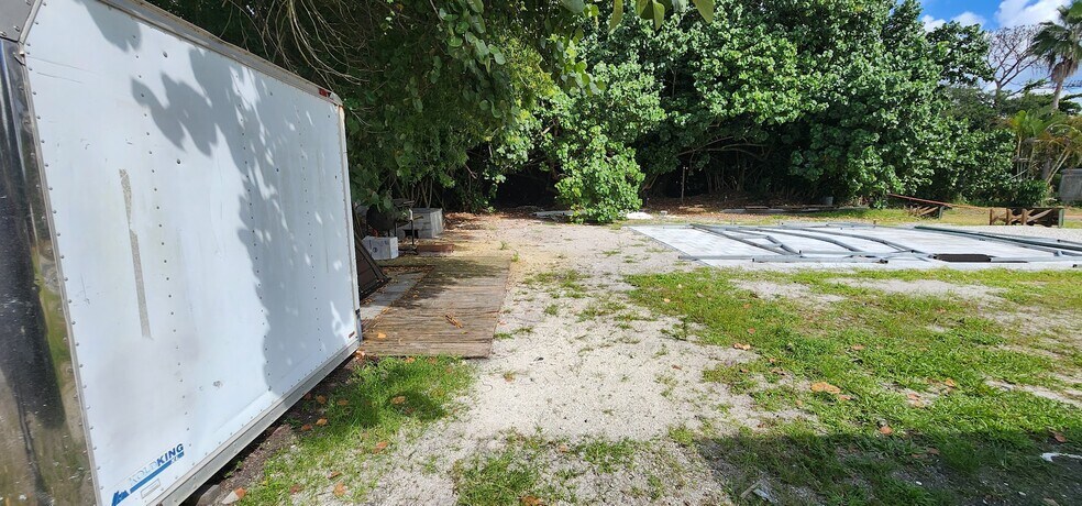 More Photos Of , Palm Springs General Retail For Sale