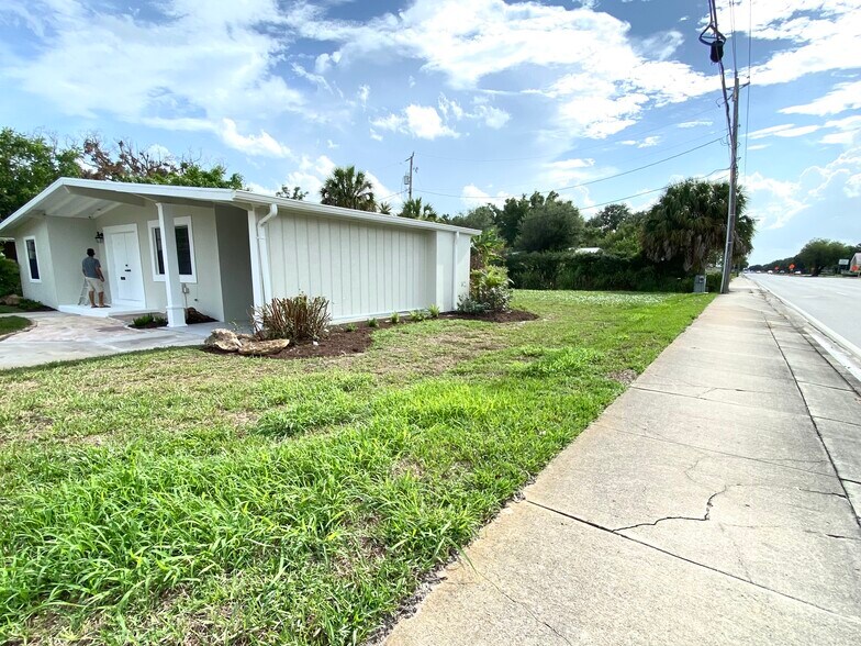 More Photos Of 1985 31st Ave, Vero Beach Office For Sale