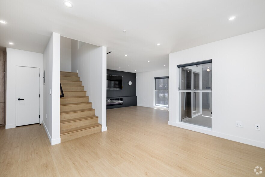 More Photos Of 1617 Broadway, Santa Monica Loft Creative Space For Sale