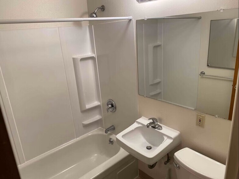 More Photos Of 804 NE 2nd St, Corvallis Apartments For Sale