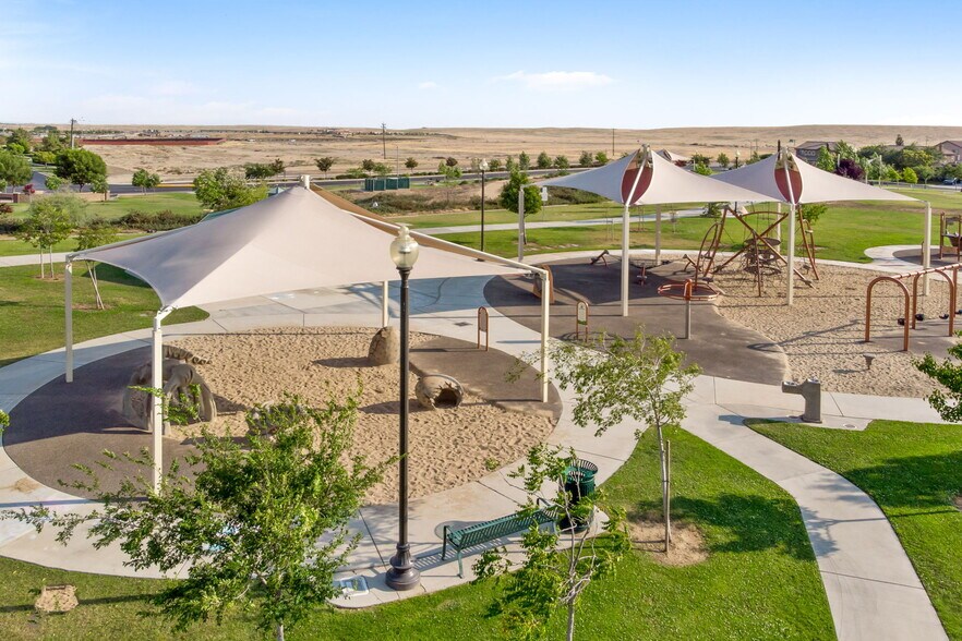 More Photos Of 9121 Prometheus Dr, Bakersfield Apartments For Sale
