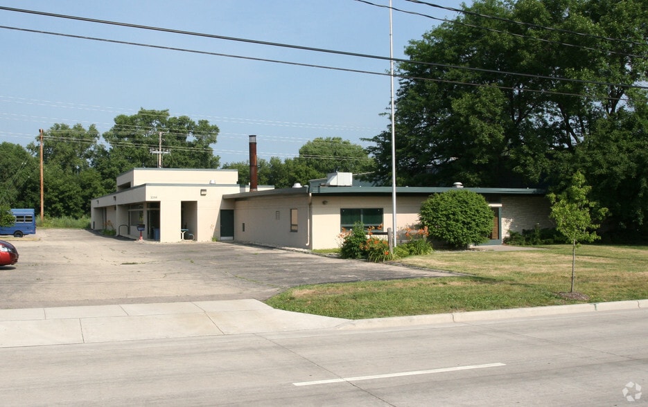 More Photos Of 2250 Pennsylvania Ave, Madison Veterinarian Kennel For Sale