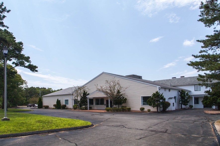 More Photos Of 31 Workshop Rd, South Yarmouth Medical For Lease