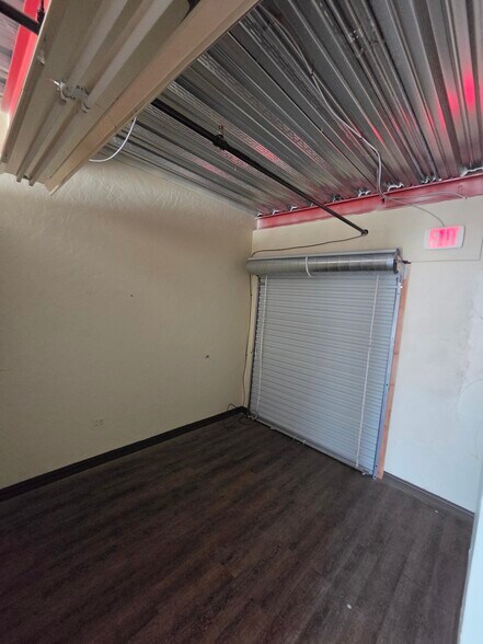 More Photos Of 7410 Boulevard 26, Richland Hills Self Storage For Lease