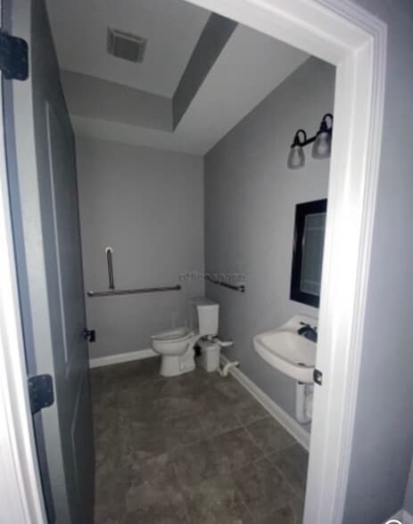More Photos Of 314 S Buckman St, Shepherdsville Office Residential For Lease